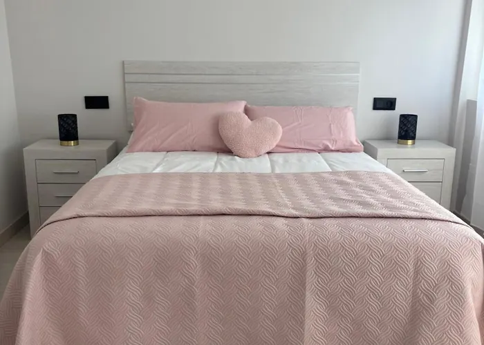 Martina Deluxe * Suances