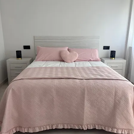 Martina Deluxe * Suances