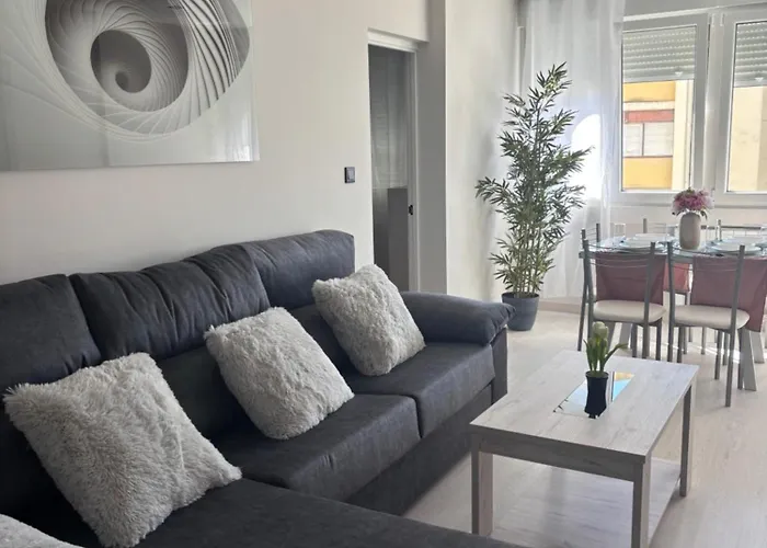 Martina Deluxe * Suances